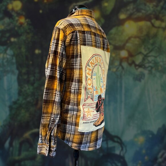 Upcycled Johnny Cash Flannel | Size L | Vintage-Inspired Oversize Graphic - Picture 3 of 4